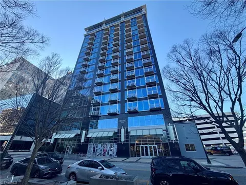 201 Elm St N #1106, Greensboro, NC 27401