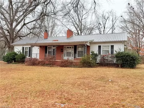 200 Royal Oaks St, Thomasville, NC 27360