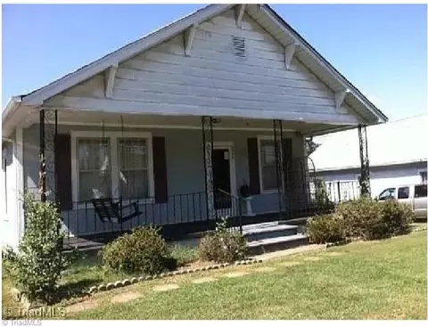 3936 Ogburn Ave, Winston Salem, NC 27105