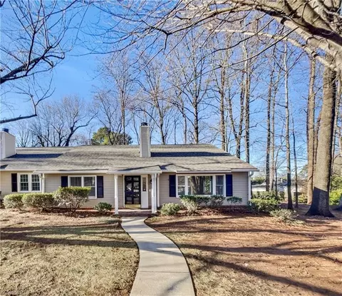10 Brownstone Ln, Greensboro, NC 27410