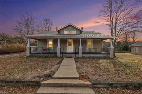141 Noell Ave W, Denton, NC 27239