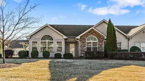 4250 Plantation Ridge Ln, Greensboro, NC 27409