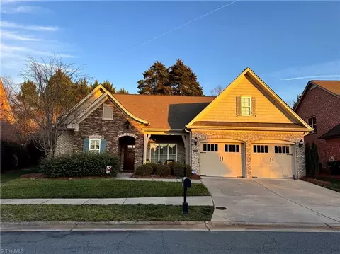 5563 Foxgate Cir, Winston Salem, NC 27106