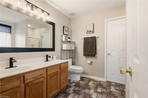 Bath - 2165 Cliffvale Dr, High Point, NC 27262 photo 2 of 2