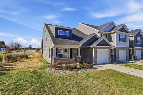 3910 Copperfield Ct, High Point, NC 27265