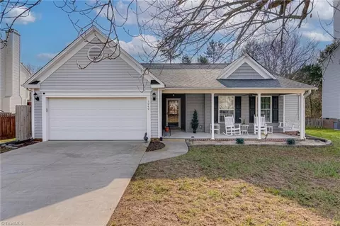 1040 Still Point Dr, Winston Salem, NC 27103