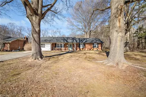 Exterior - 6030 Bobbybrook Dr, Clemmons, NC 27012 photo 2 of 7