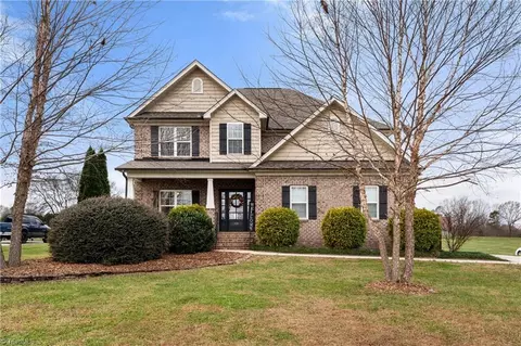 155 Essex Farm Rd, Advance, NC 27006