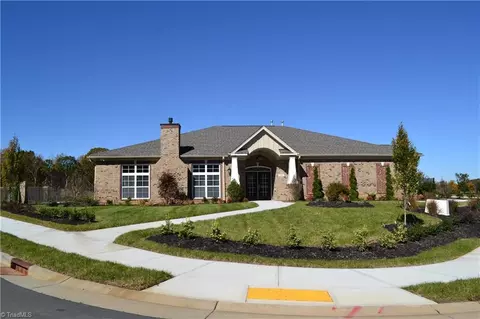 4710 Willowstone Dr, High Point, NC 27265 photo 3