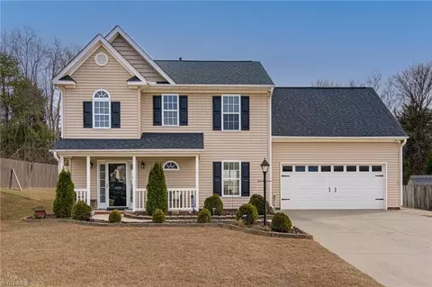 929 Big Creek Ct, High Point, NC 27265