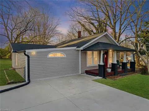 108 Wintergreen Rd, Winston Salem, NC 27107