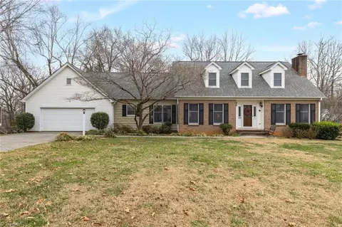324 Mason Knoll Dr, Winston Salem, NC 27127