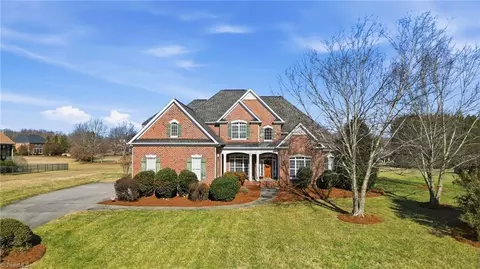 204 Fosseway Dr, Greensboro, NC 27455