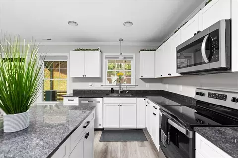 Kitchen - 2709 Farmbrook Rd, Winston Salem, NC 27103 photo 5 of 6