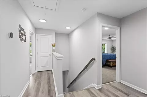 Entry Way - 2709 Farmbrook Rd, Winston Salem, NC 27103 photo 4 of 6