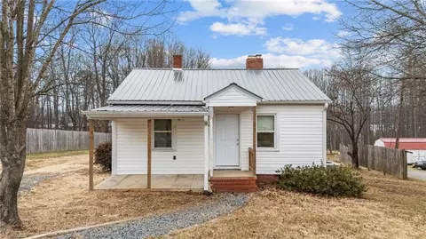 5529 Old Thomasville Rd, Archdale, NC 27263