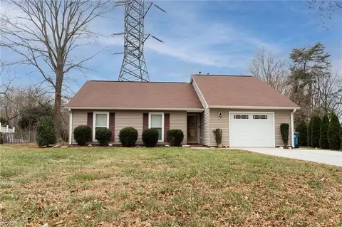 5703 Chinaberry Pl, Greensboro, NC 27405