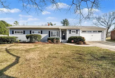 913 Alice Dr, Thomasville, NC 27360