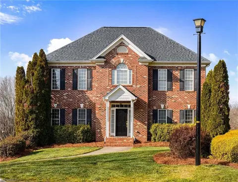 1007 Castle Pines Ct, Clemmons, NC 27012