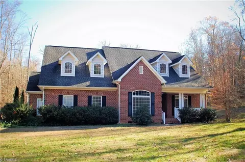 4504 Orleans Dr, Greensboro, NC 27409