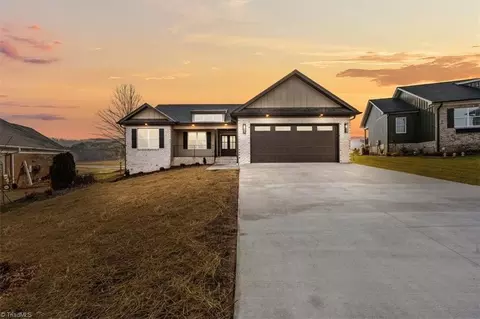 2546 High Meadow Dr, Asheboro, NC 27205