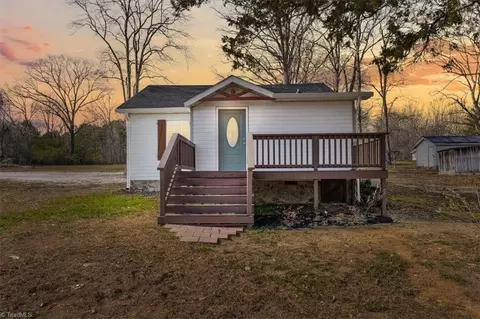 116 Bullins Ln, Asheboro, NC 27205