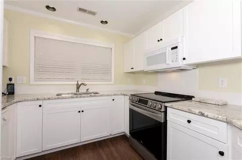 Kitchen - 1609 Underpass Rd, Advance, NC 27006 photo 2 of 3