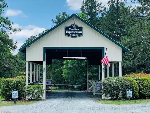 141142 Western Trl, Carthage, NC 28327