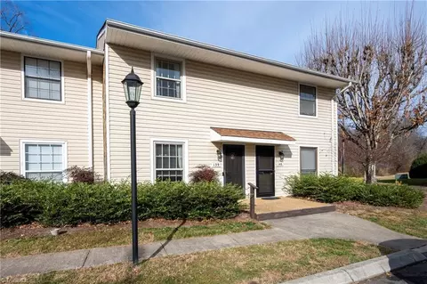 139 Turnwood Ln, Winston Salem, NC 27104