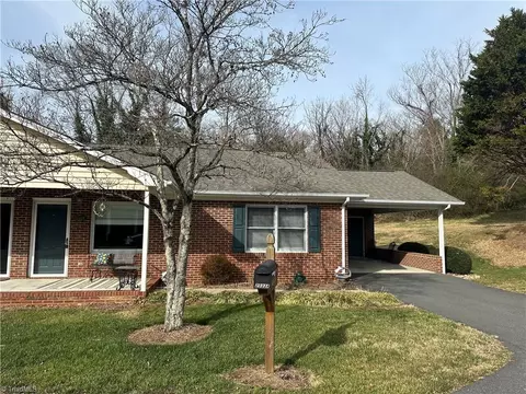 2033 Main St N #A, Mount Airy, NC 27030