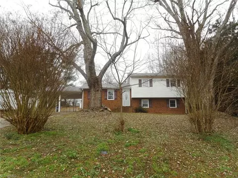 Exterior - 5511 Windemere Cir, Trinity, NC 27370 photo 2 of 6