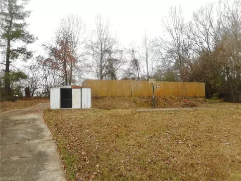 Exterior - 5511 Windemere Cir, Trinity, NC 27370 photo 5 of 6