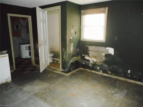 Bedroom - 5511 Windemere Cir, Trinity, NC 27370 photo 4 of 4