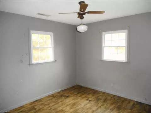 Bedroom - 5511 Windemere Cir, Trinity, NC 27370 photo 2 of 4