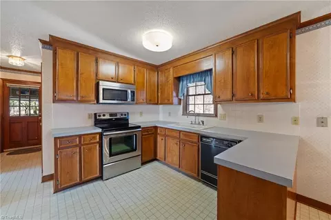 Kitchen - 1185 Brookview Rd, Germanton, NC 27019 photo 4 of 5