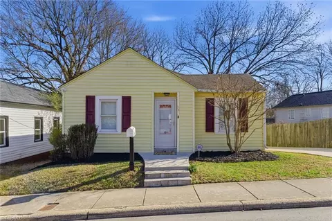 15 Church St, Thomasville, NC 27360