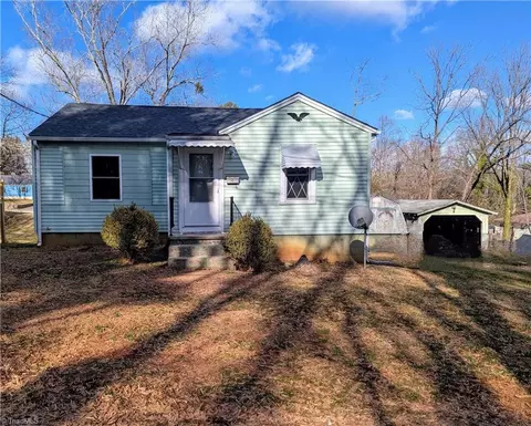 119 Cox Ave, Elkin, NC 28621