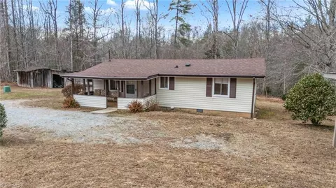 247 Carlton Rd, Boomer, NC 28606