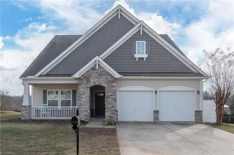 1710 Ridge Bluff Cir, Rural Hall, NC 27045