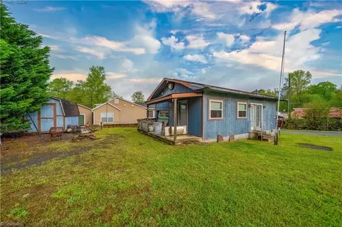 111 Sunshine Trl, Mount Gilead, NC 27306