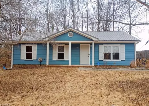 528 Apple Ridge Rd, Greensboro, NC 27406