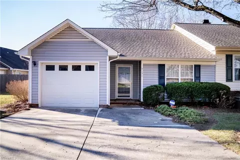 3131 Woodpoint St, Jamestown, NC 27282