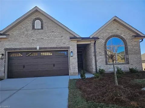 1520 Oakbluffs Dr, Colfax, NC 27235