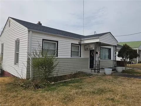 307 Washburn St, Lexington, NC 27292