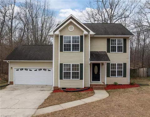 2017 Priya St, Thomasville, NC 27360