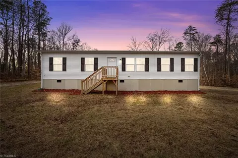 3309 Calloway Dr E, Haw River, NC 27258