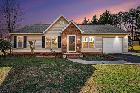 6812 Salem Quarter Rd, Belews Creek, NC 27009