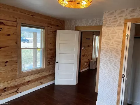 Bedroom - 13886 Danville Pike, Laurel Fork, VA 24352 photo 3 of 5