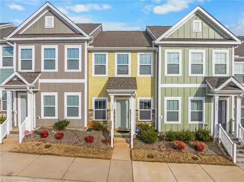 1825 Ardmore Commons Dr, Winston Salem, NC 27103