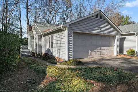 128 Pebble Ridge Ln, Winston Salem, NC 27104